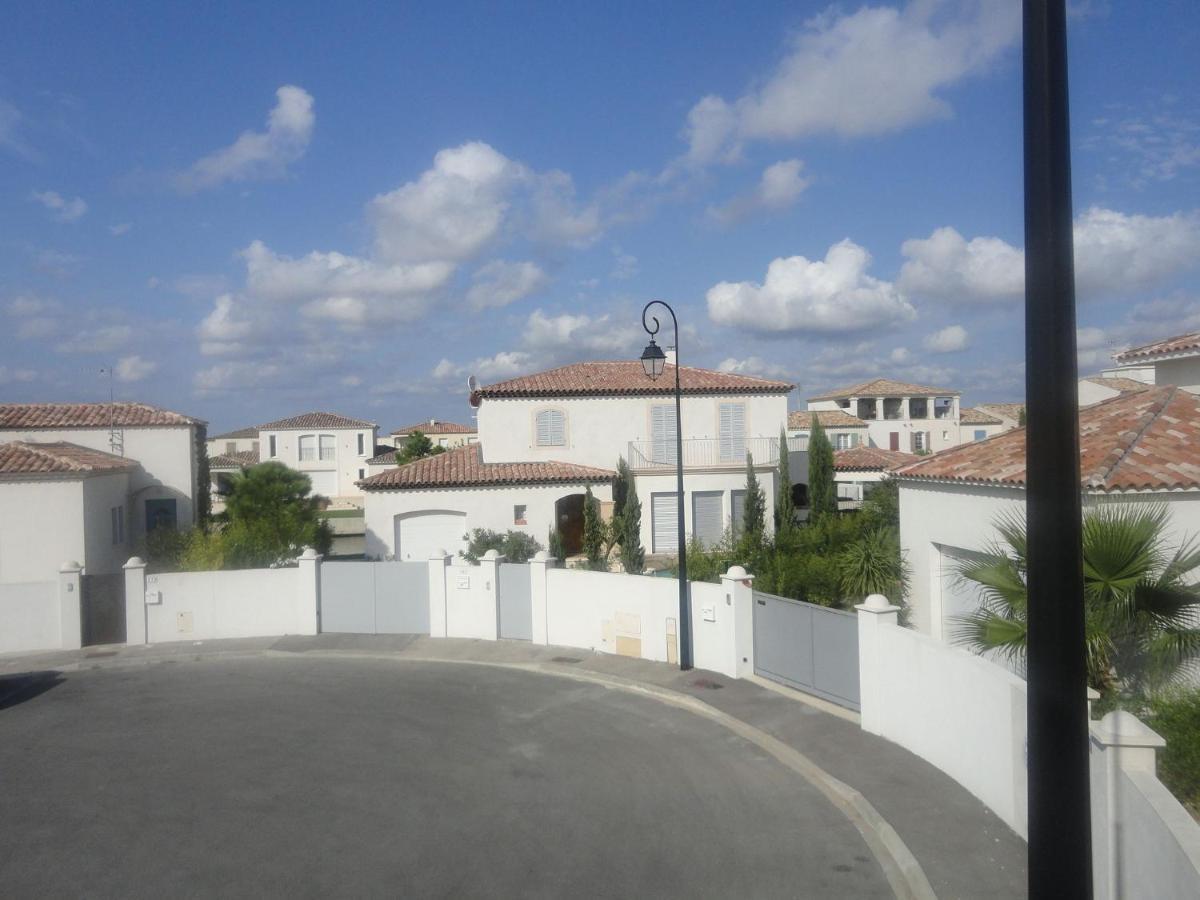 Modern Villa Near The Sea With Balcony Aigues-Mortes Exterior photo