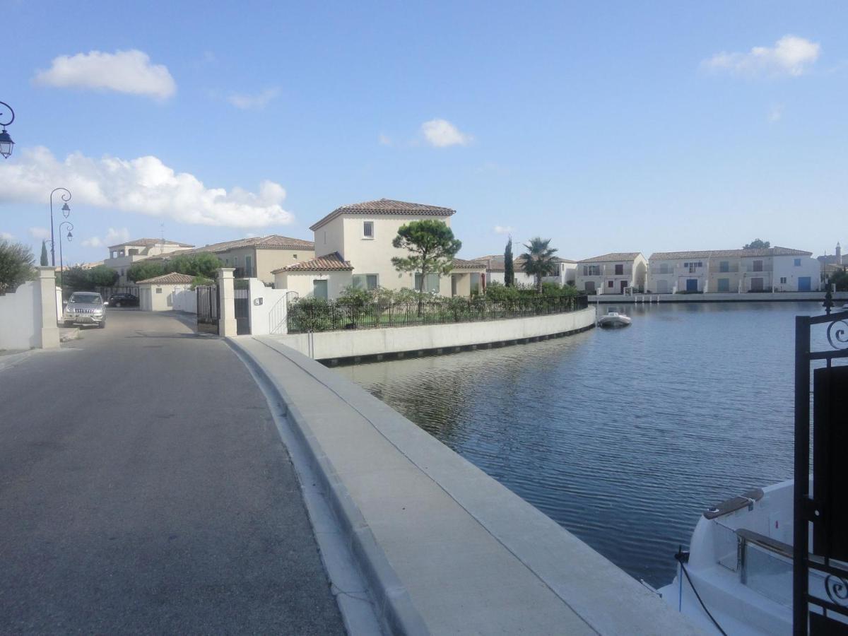 Modern Villa Near The Sea With Balcony Aigues-Mortes Exterior photo